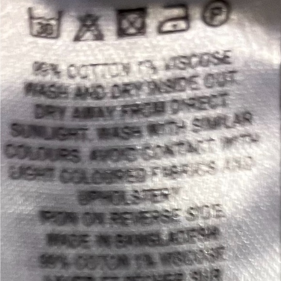 ***π3 for $35./NWOT French Connection light heather grey sweat shirt, red Love. - Picture 4 of 11